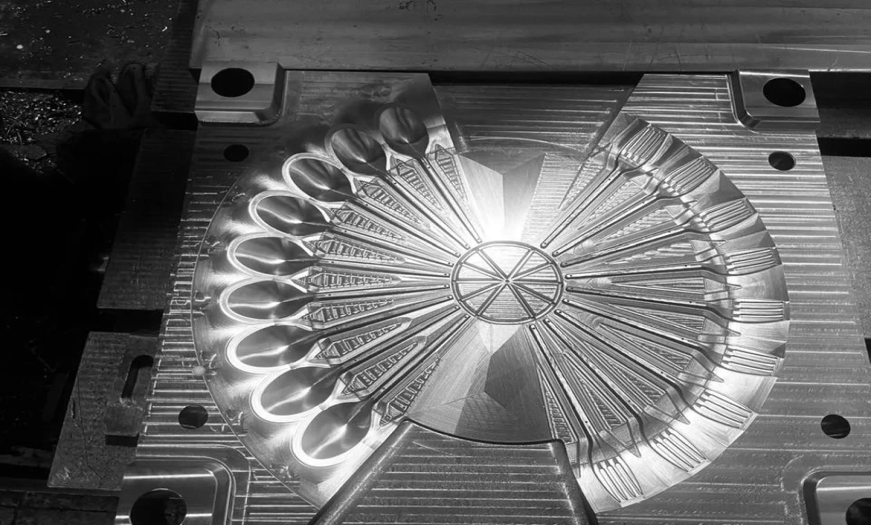 Fork and Spoon Injection Mold